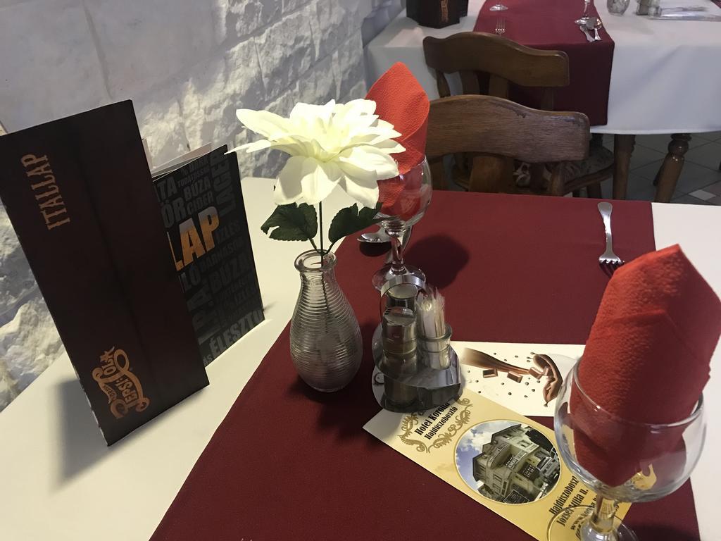 Hotel Korona Hajdúszoboszló Екстериор снимка