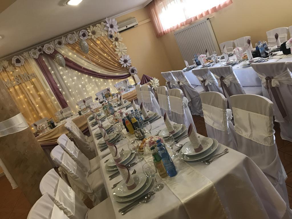 Hotel Korona Hajdúszoboszló Екстериор снимка