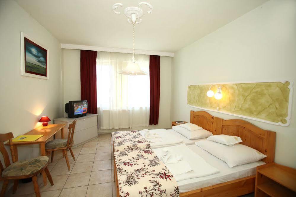 Hotel Korona Hajdúszoboszló Екстериор снимка