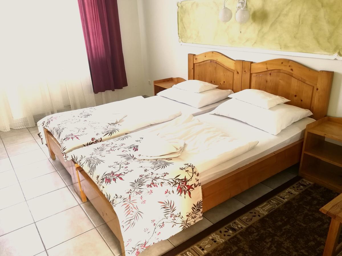 Hotel Korona Hajdúszoboszló Екстериор снимка